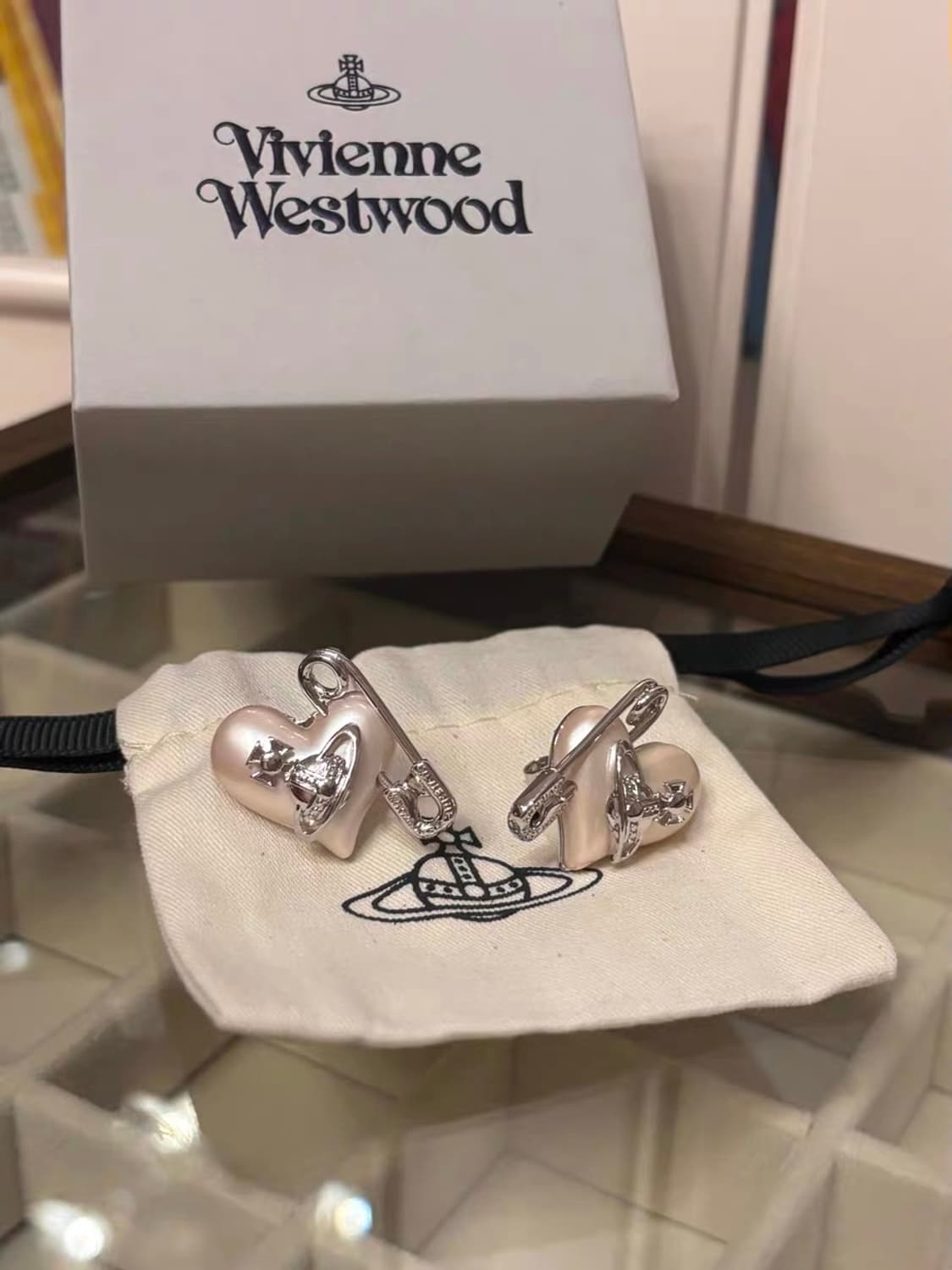 급처) 비비안웨스트우드 핑크 하트 귀걸이 상품이미지1