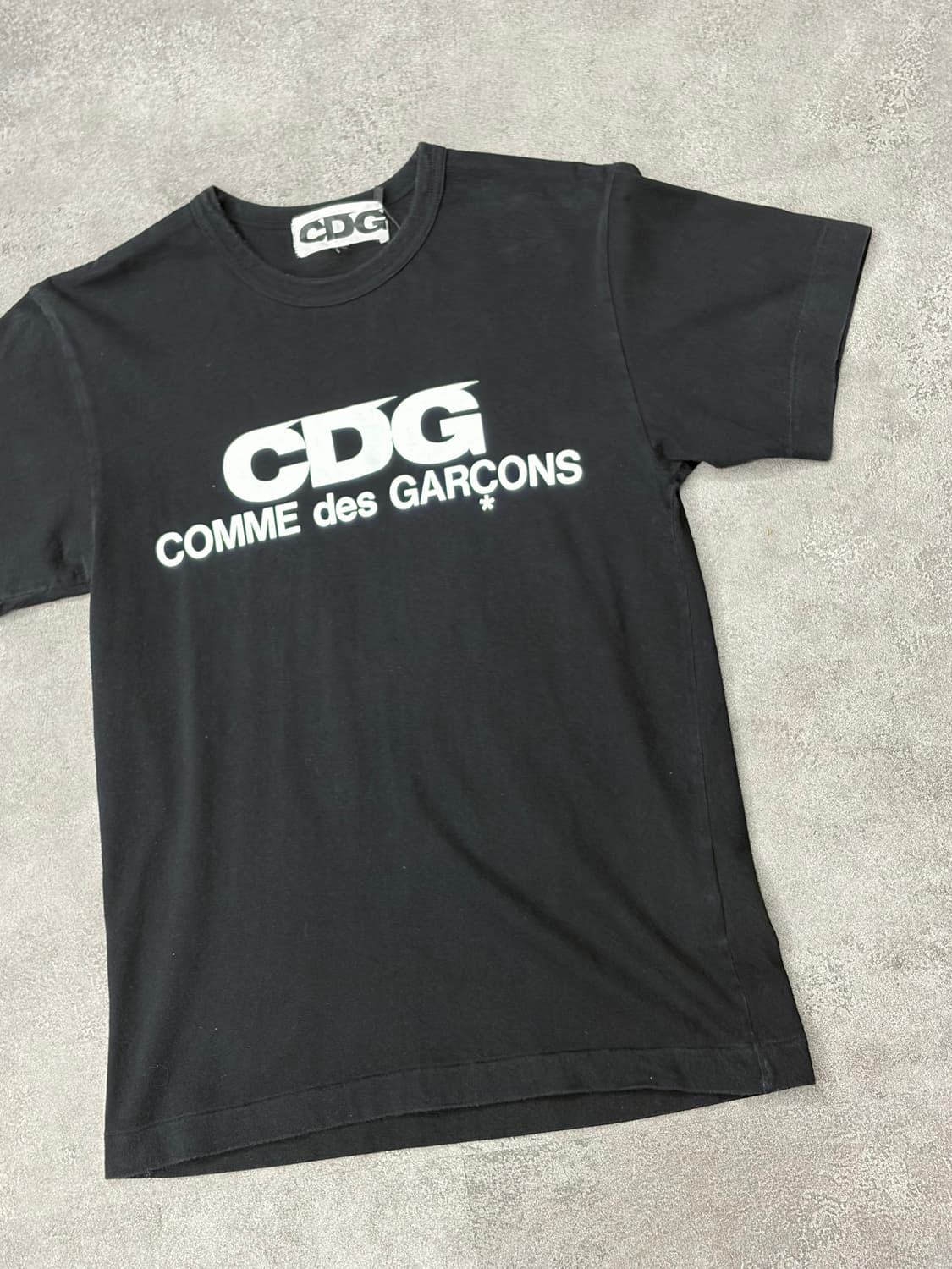 꼼데가르송 CDG 블랙 반팔 티셔츠 상품이미지3