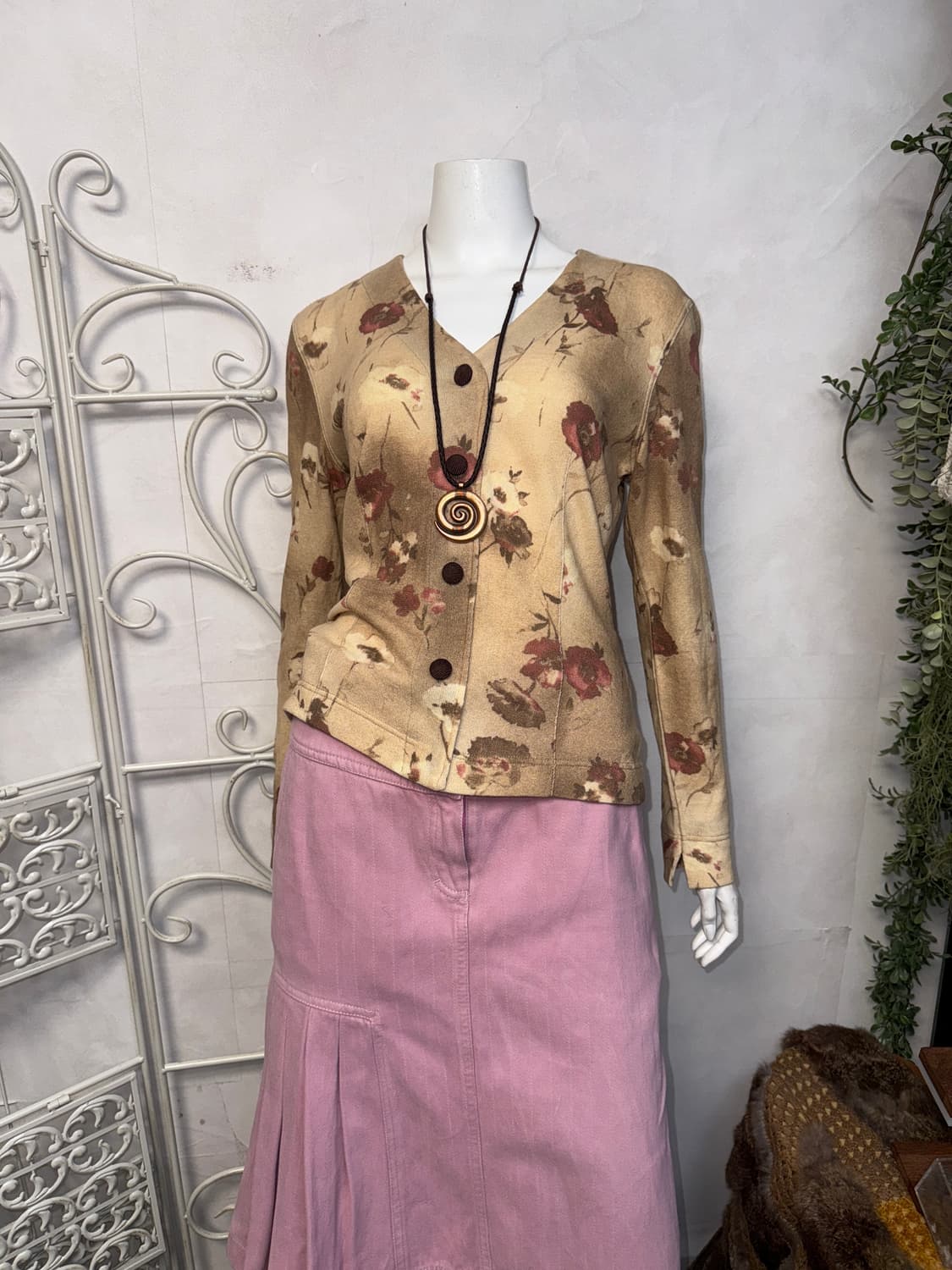 Beige tie dye vintage flower button knit 상품이미지2