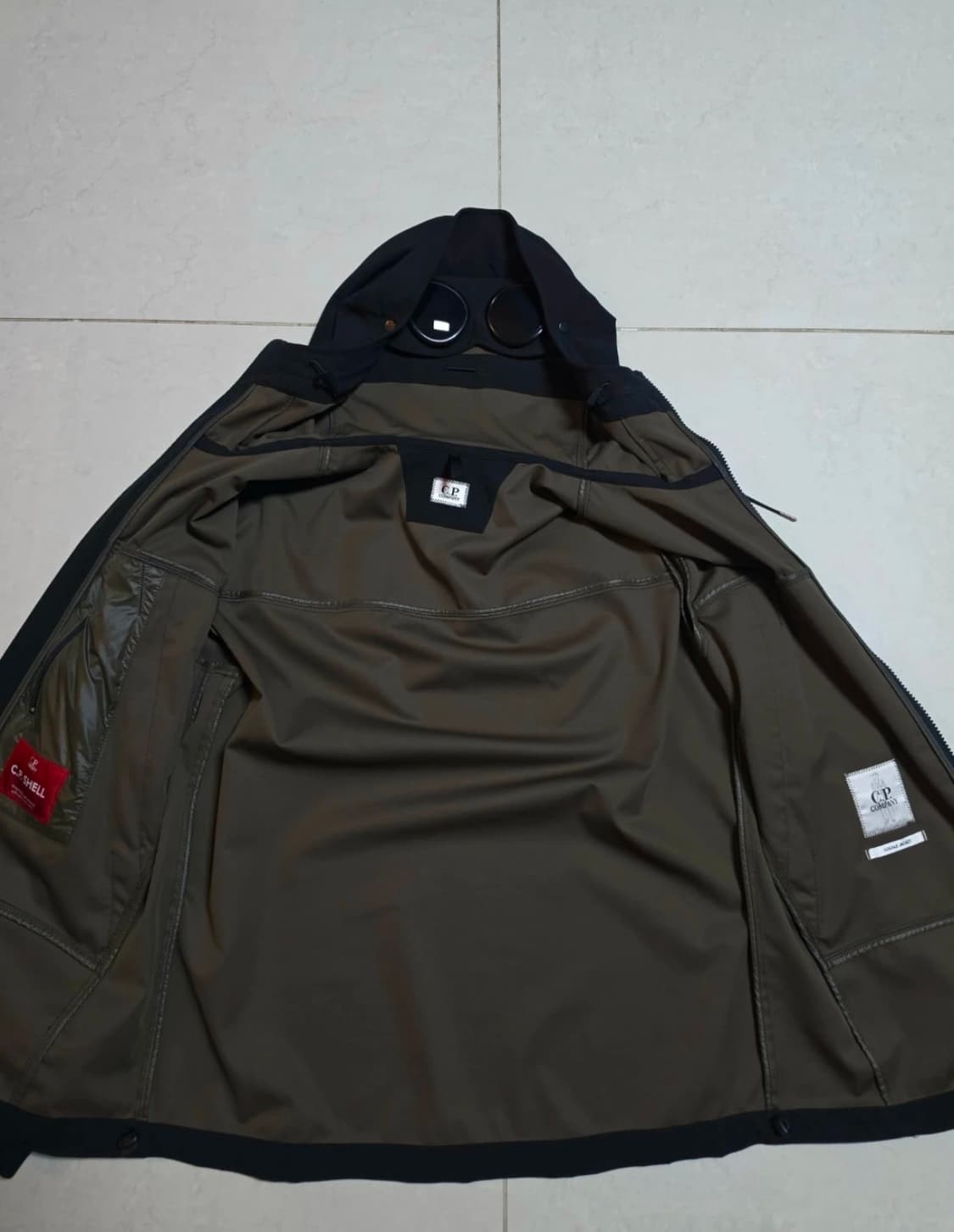 cp컴퍼니 쉘 고글 후드집업 상품이미지2