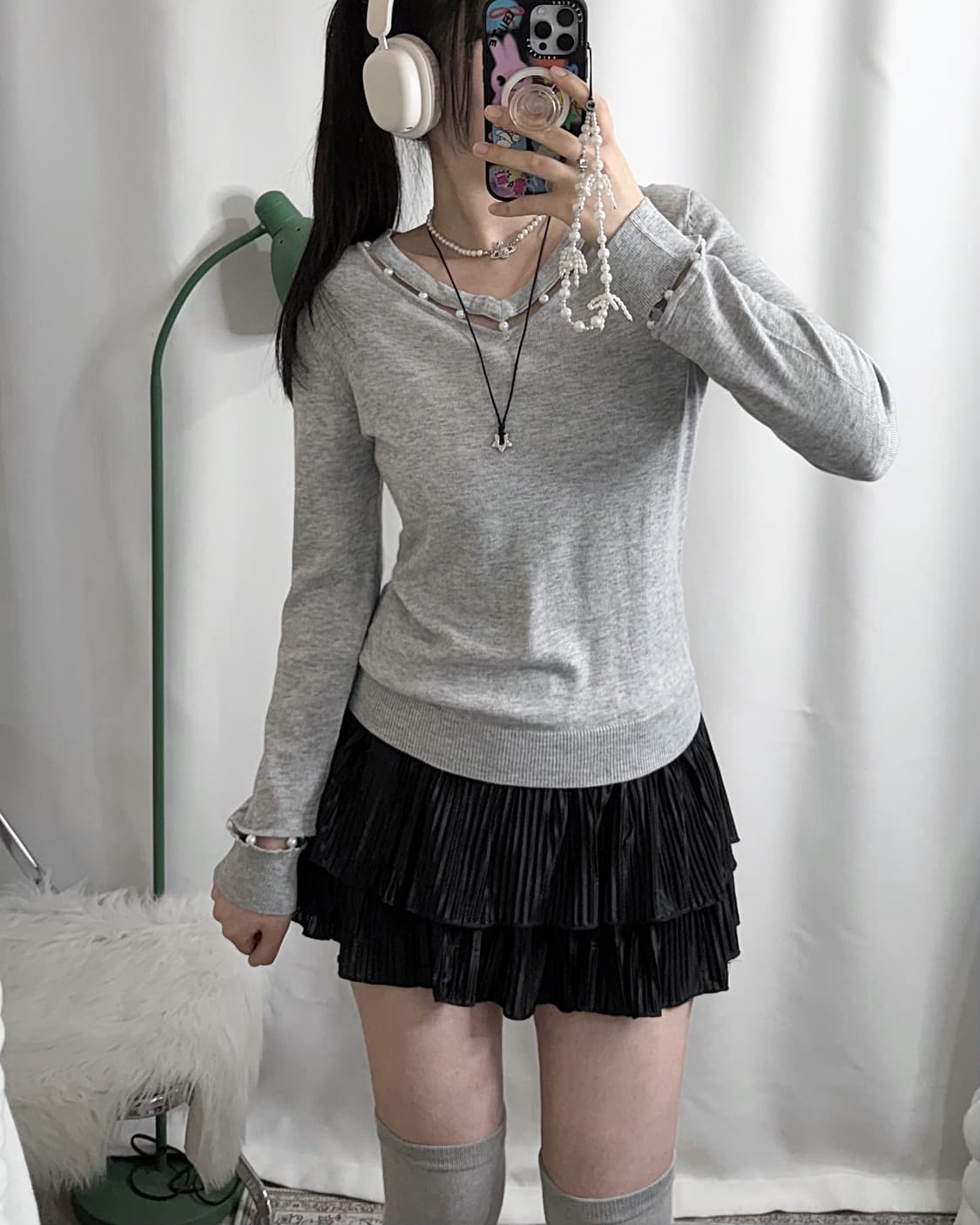 연그레이 진주 유니크 브이넥 니트 상품이미지3