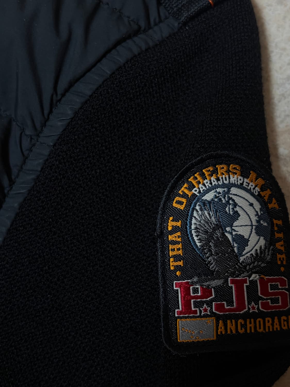 {황금매물} 파라점퍼스 니트 경량패딩 m 상품이미지3