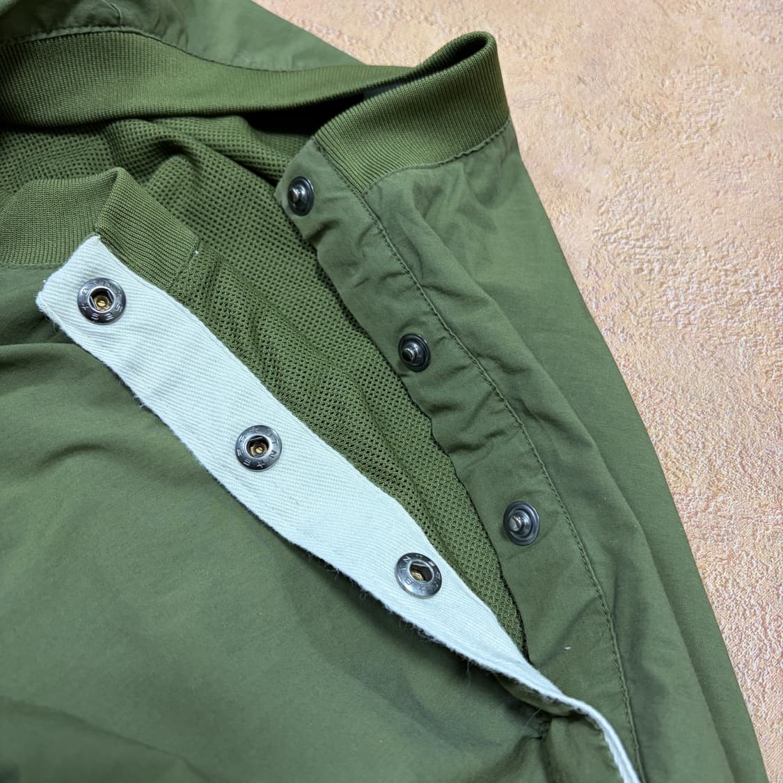 나이키 카키 그린 오버핏 웜업 바람막이 상품이미지4