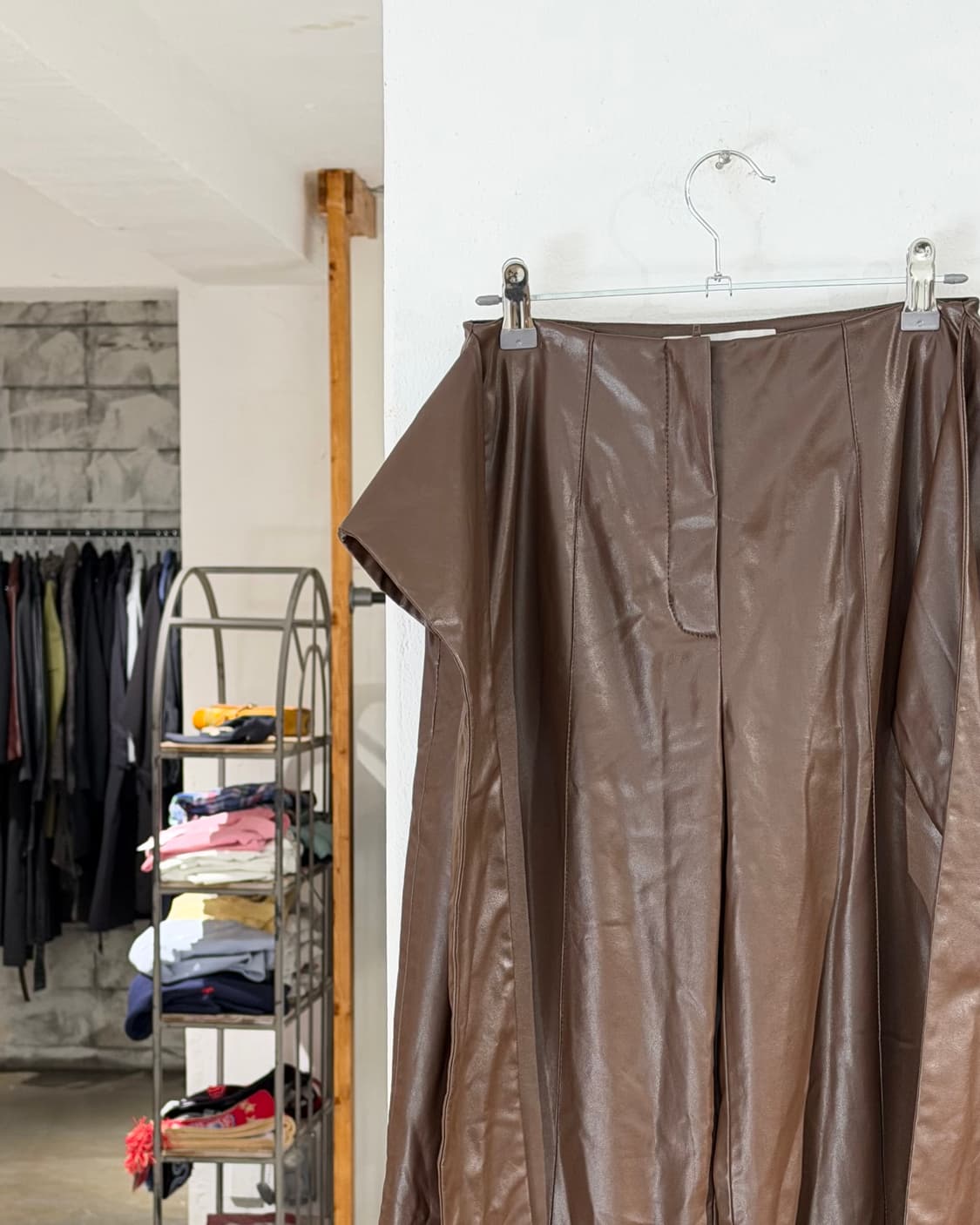 알렉산드르 아흐하카츠시빌리 브라운 fw20 레더 랩스타일 팬츠 상품이미지3