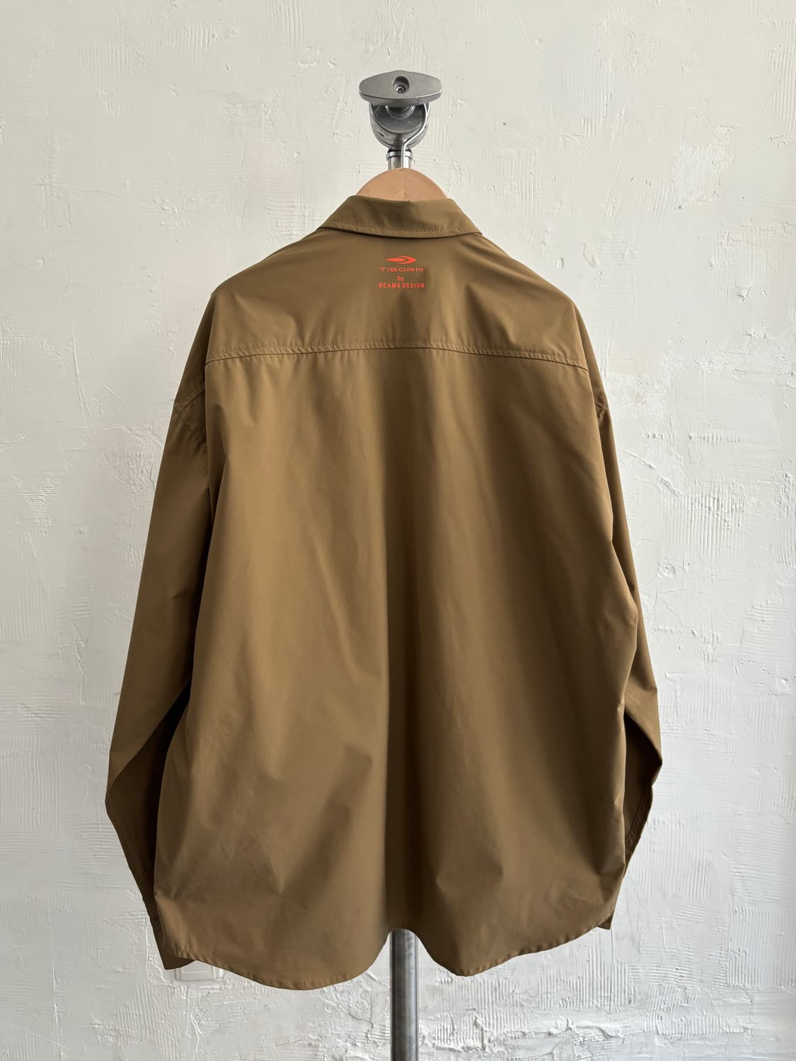 BEAMS × TIGORA 빔즈 × 티고라 베이지 유틸리티 셔츠 상품이미지5
