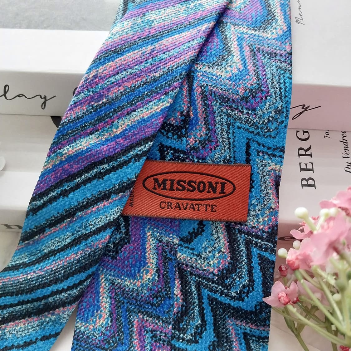 미쏘니 실크 블루 멀티 패턴 넥타이 9.6cm S등급 K1423
 상품이미지6