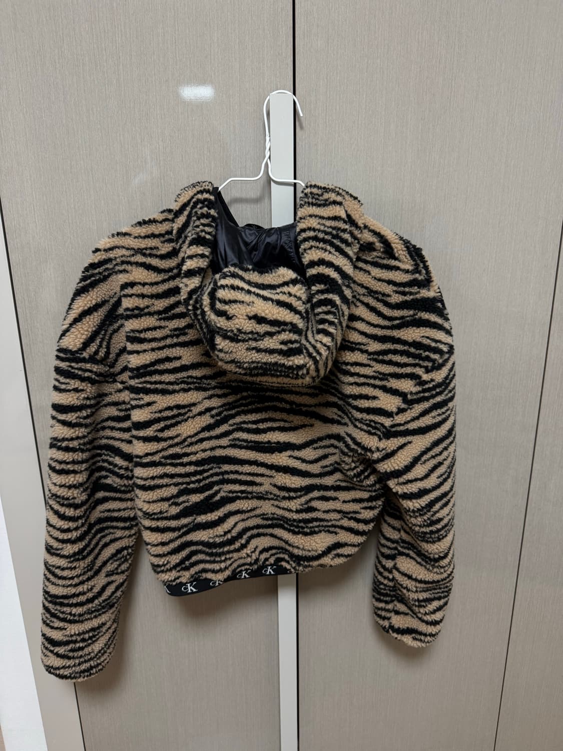 캘빈클라인 호피 후리스 상품이미지3