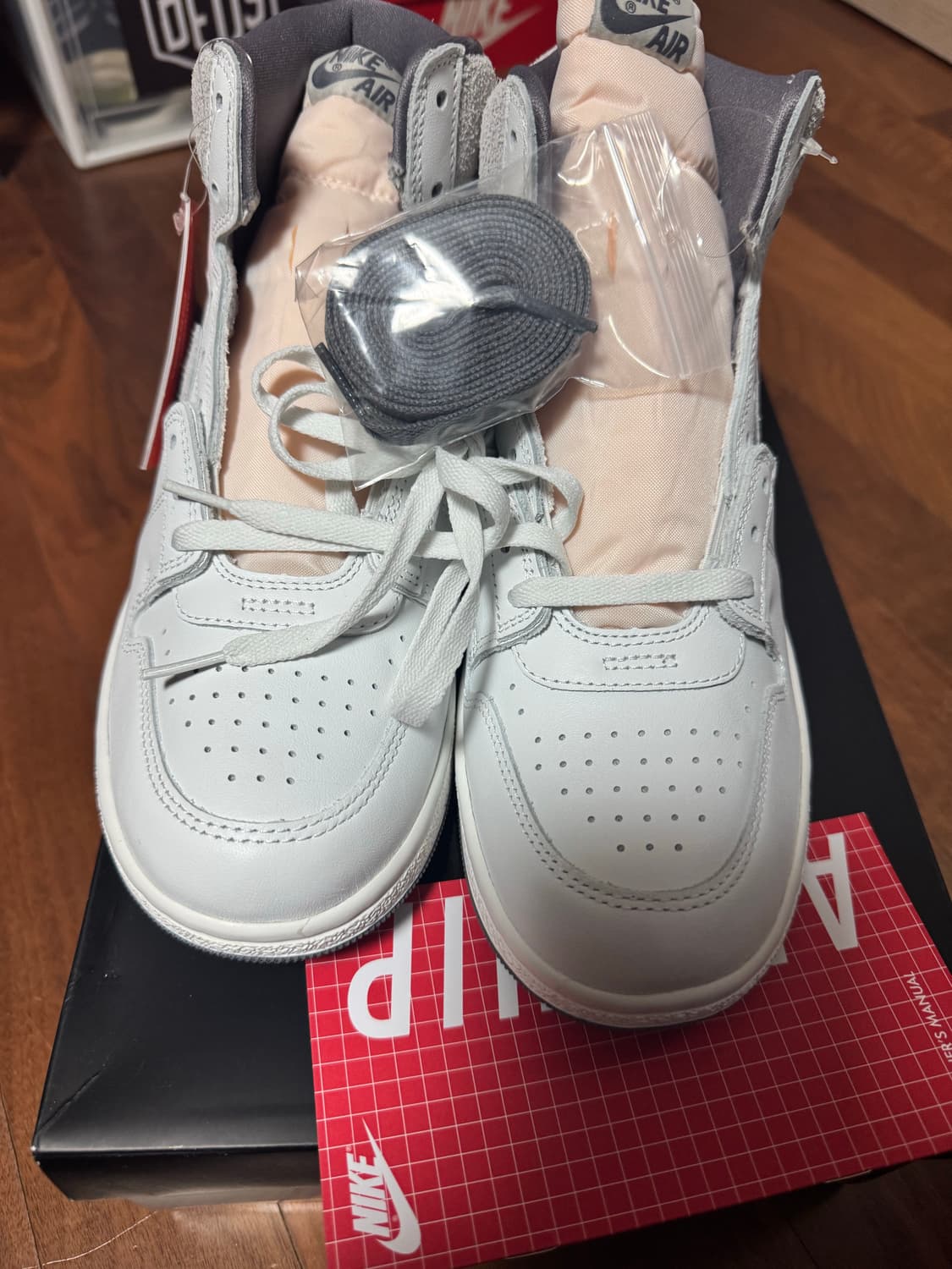 정품새제품 나이키 조던 에어쉽 서밋화이트 280mm 상품이미지2