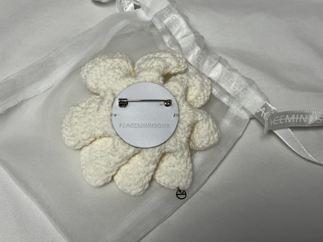 (새 상품) 피스마이너스원 데이지 브로치 판매합니다! 상품이미지2