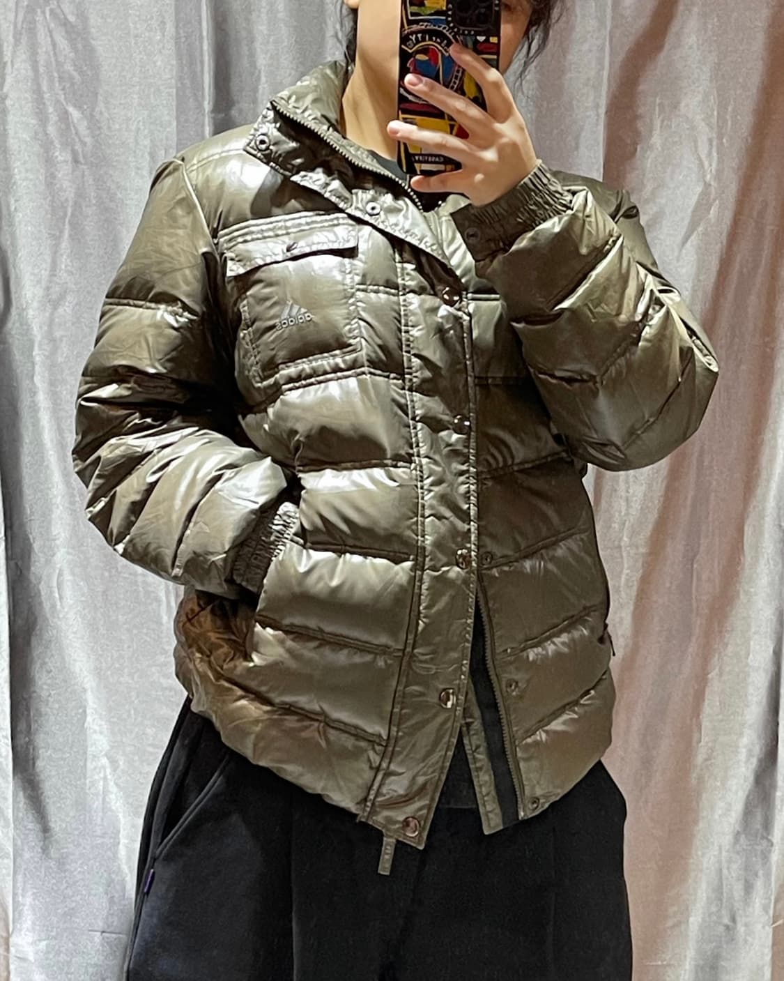 L 아디다스 원포켓 글로시 카키 경량패딩 상품이미지1