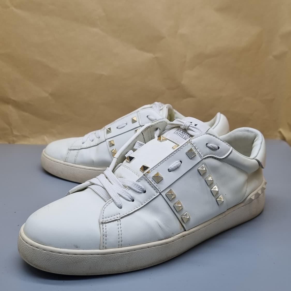 발렌티노 락스터드 남성스니커즈280 상품이미지1