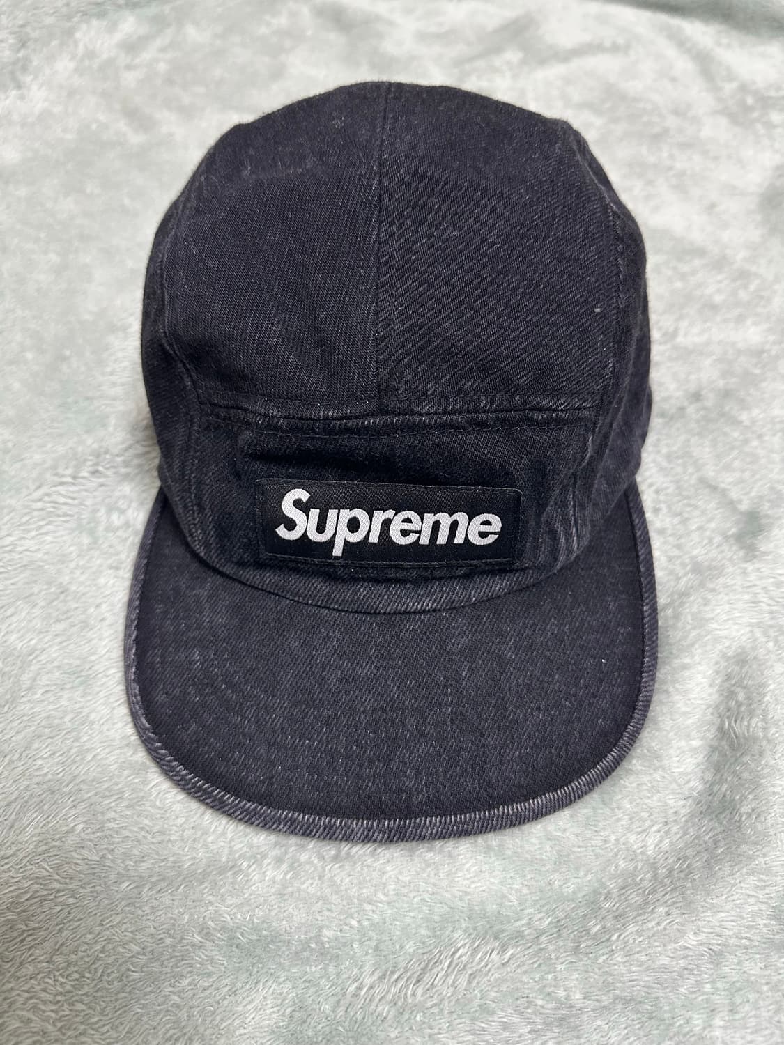 슈프림 데님 캠프캡 블랙 24SS 상품이미지2