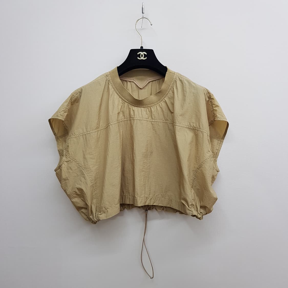 한섬 시스템 2023 크롭 드로스트링 반팔 블라우스 M사이즈 상품이미지1