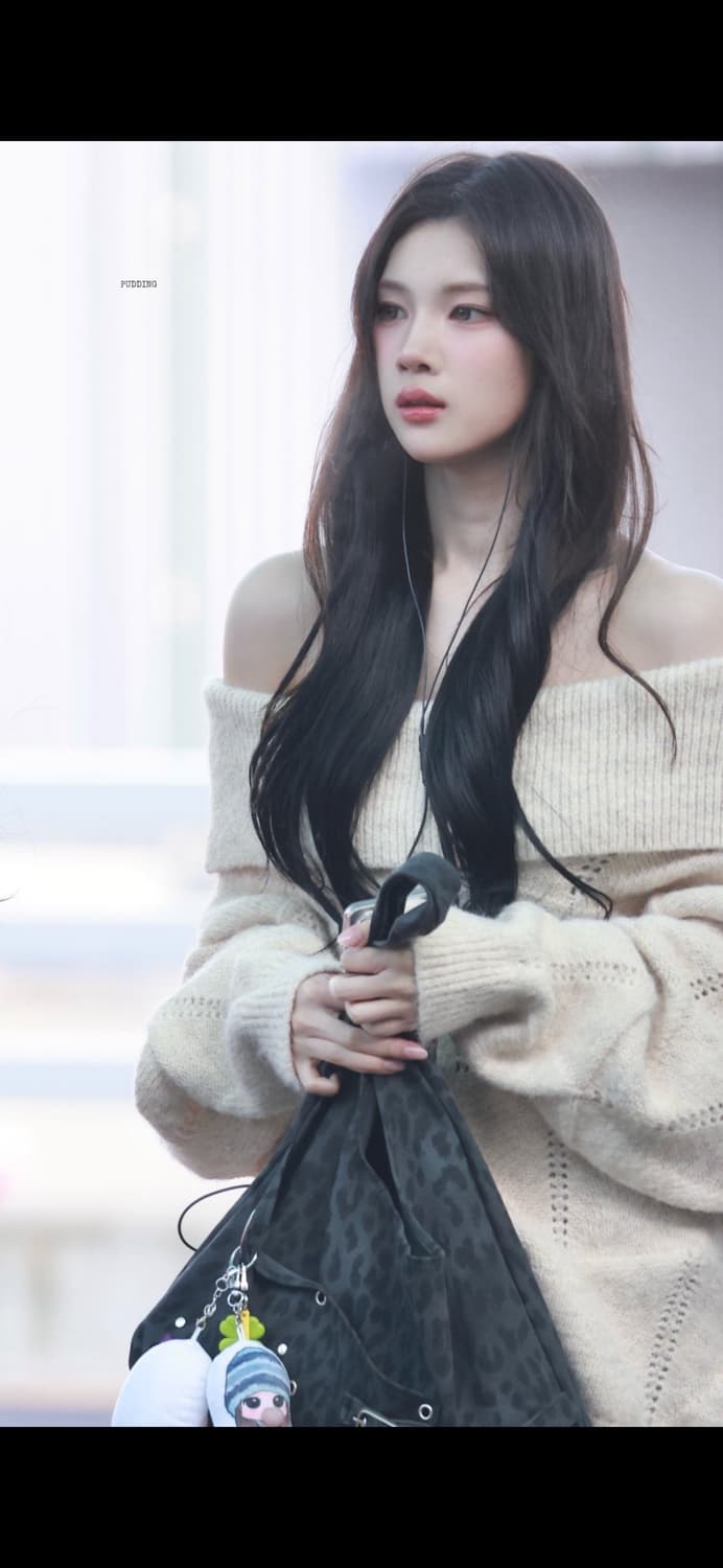 블랙업 케네드 펀칭 오프숄더 울니트 상품이미지1