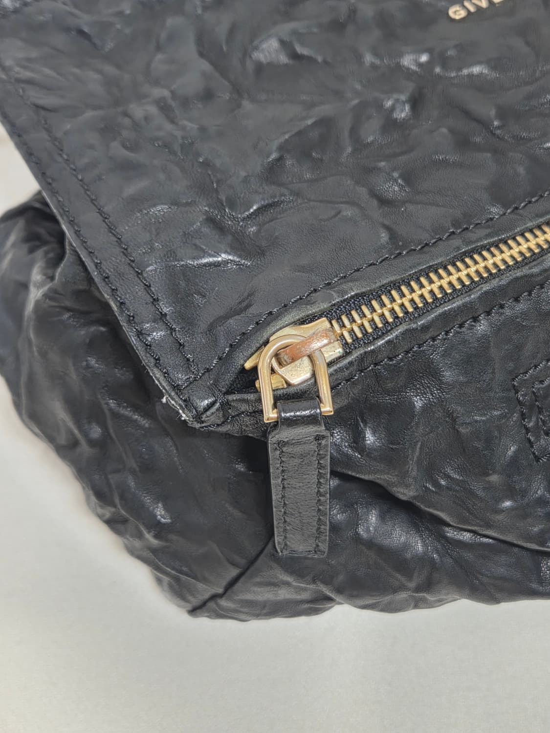 지방시 블랙 램스킨 금장 판도라 링클 미듐 2WAY 상품이미지6