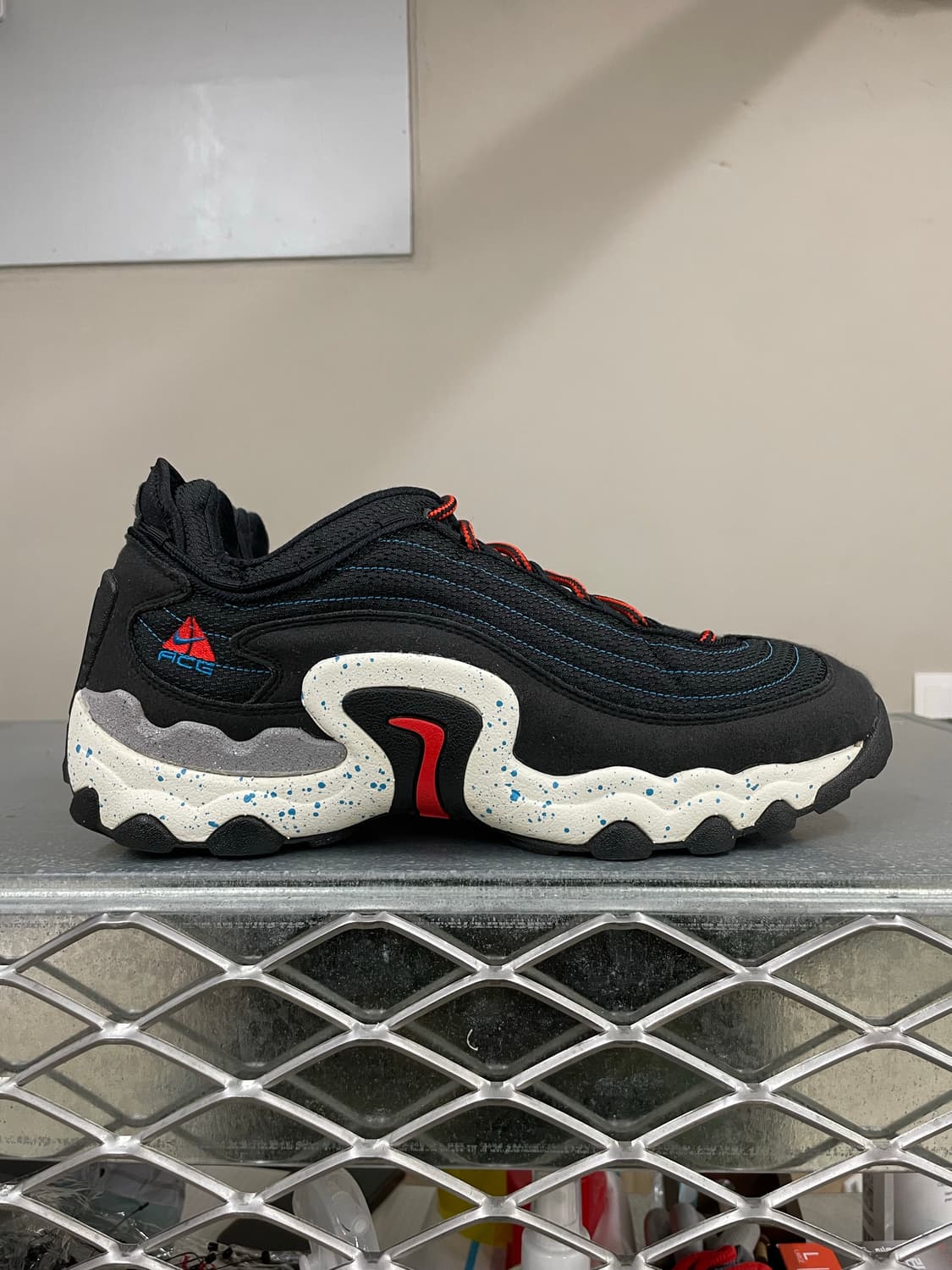 나이키 ACG 블랙 하바네로 레드 300 상품이미지4