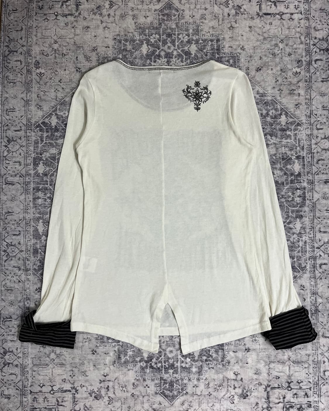 Algon Quins Gothinc printing long sleeve 상품이미지5