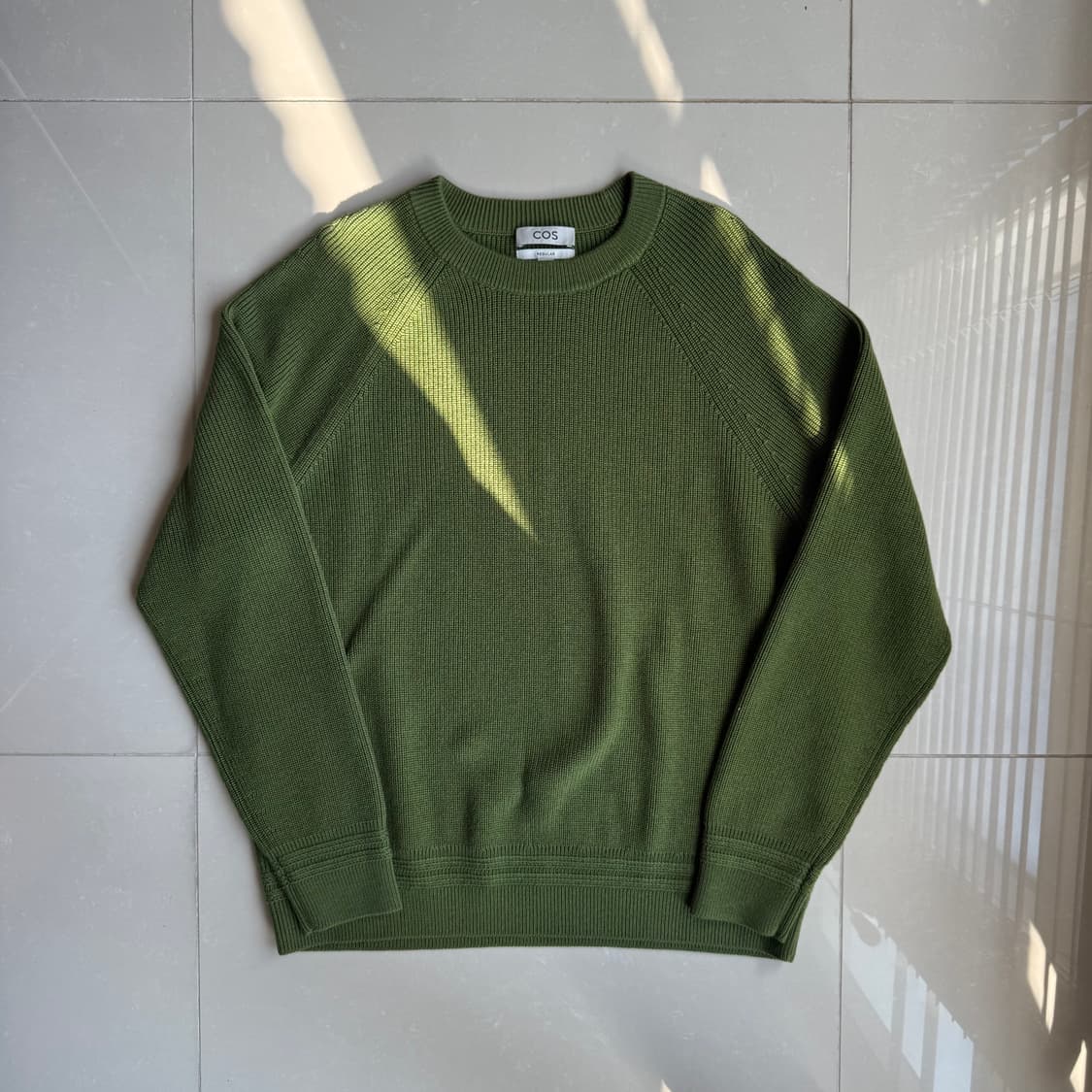 [L] COS 레귤러핏 크루넥 니트 상품이미지1