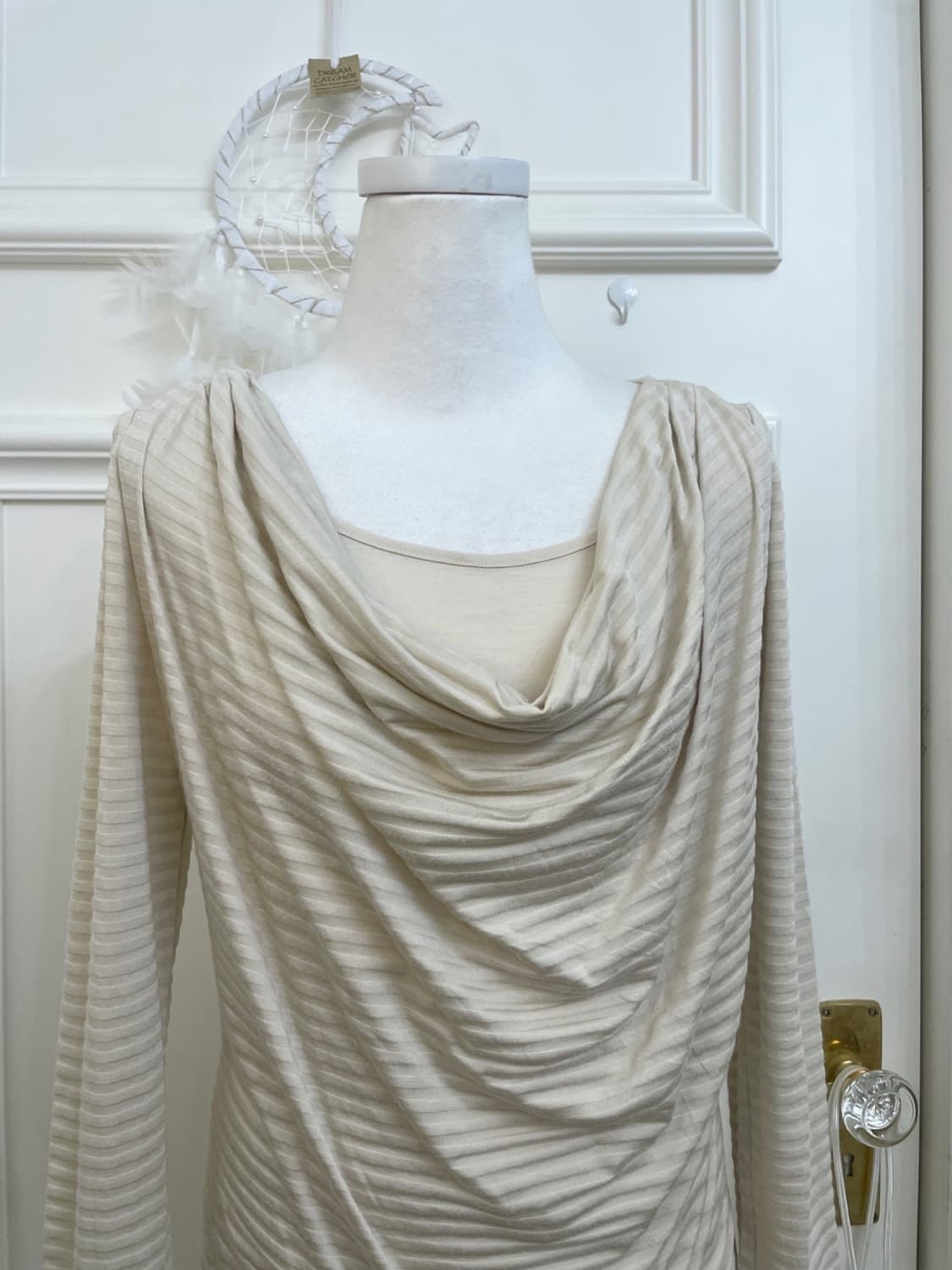 beige stripe draping long sleeve top 상품이미지6