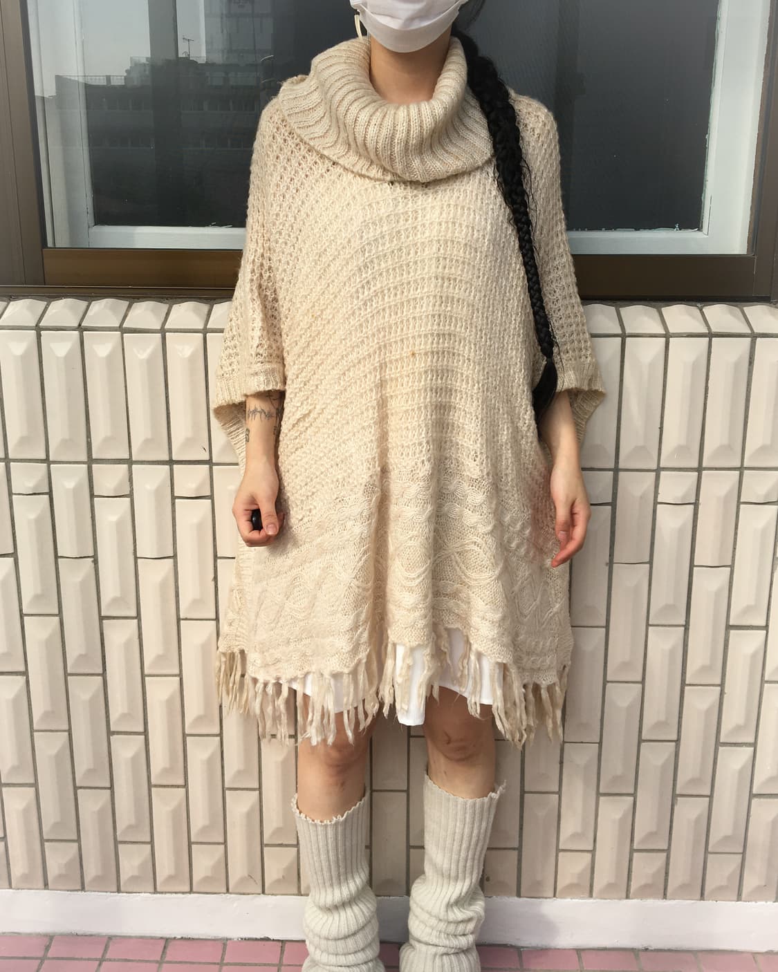 High neck fringe knit cape 상품이미지1