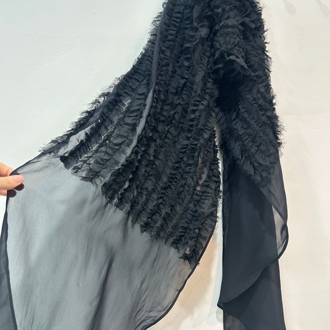 블랙 러플 디테일 머플러 상품이미지3