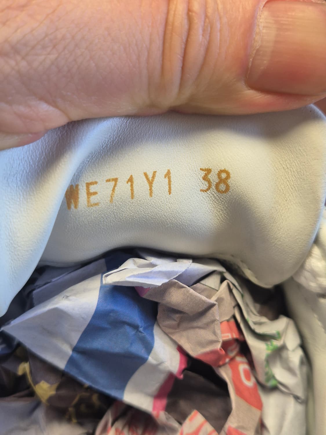 발렌티노 원스터드 240-245(38) 스니커즈  상품이미지6