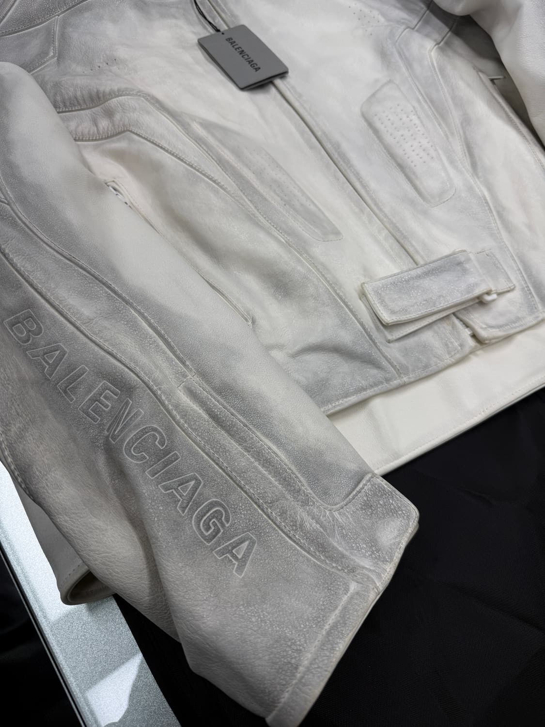 발렌시아가 23ss 머드쇼 디스트레스드 레더 바이커 자켓 1 상품이미지7