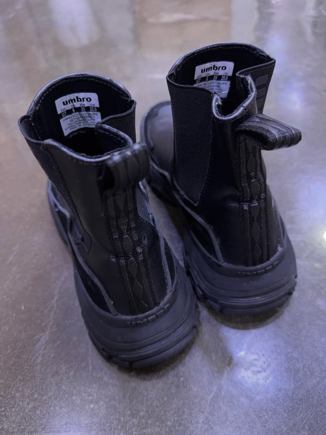 엄브로 헤이크 미드컷 첼시부츠 블랙 250 상품이미지6