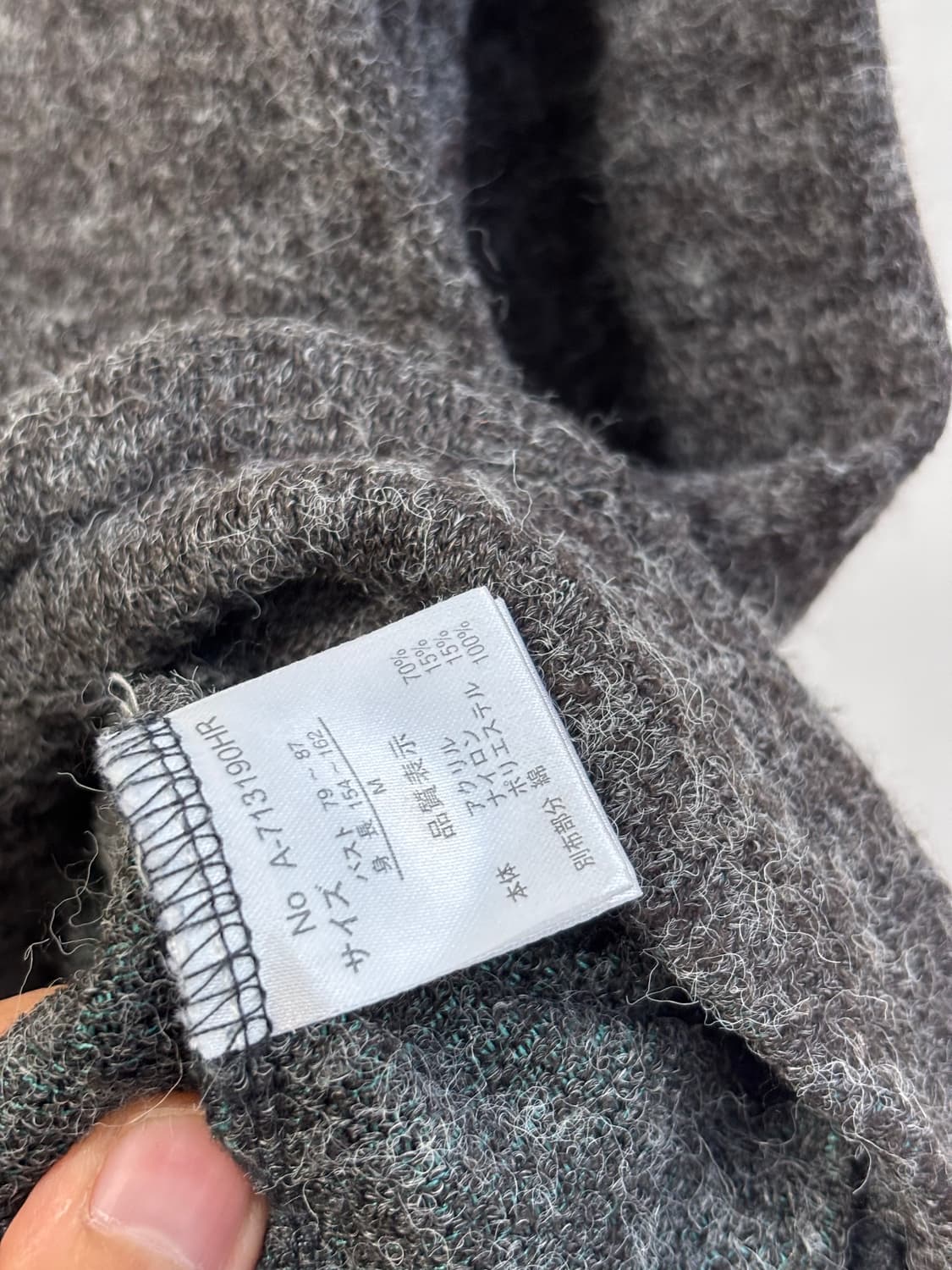 와글 버튼 트임 보카시 풀오버 상품이미지4