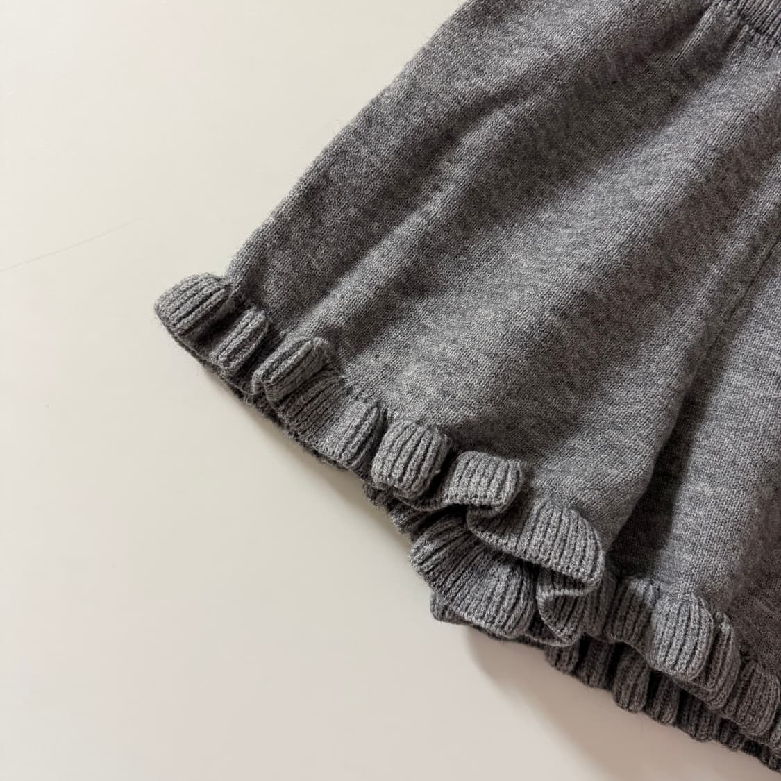 새상품 여자 니트 프릴 반바지 (그레이) 상품이미지2