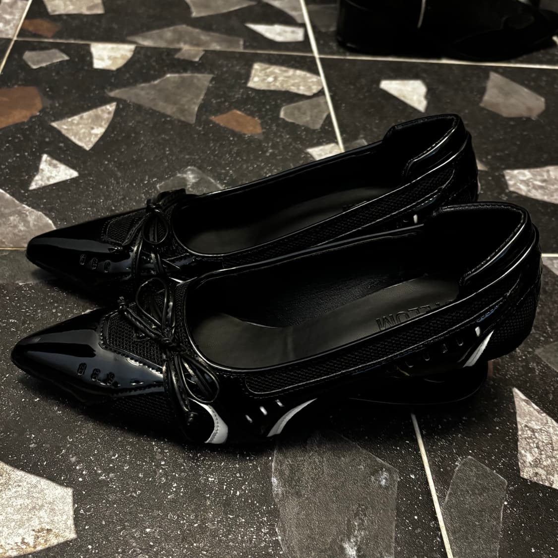 블랙 메쉬 리본 포인트 플랫슈즈 힐 (240) 상품이미지1