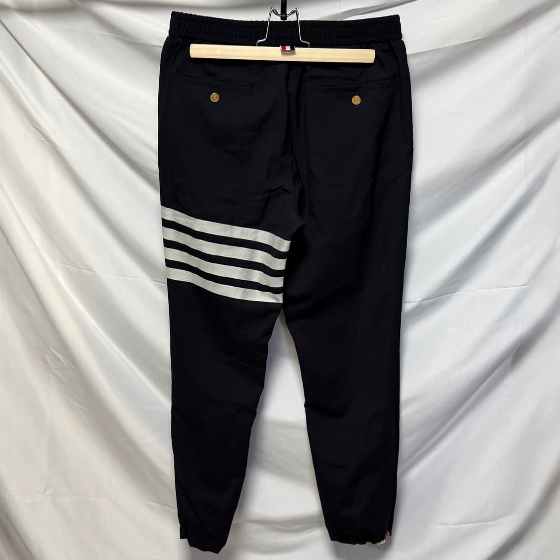 [S+급/00] 톰브라운 사선완장 앵클 스트링 트랙 팬츠 상품이미지4