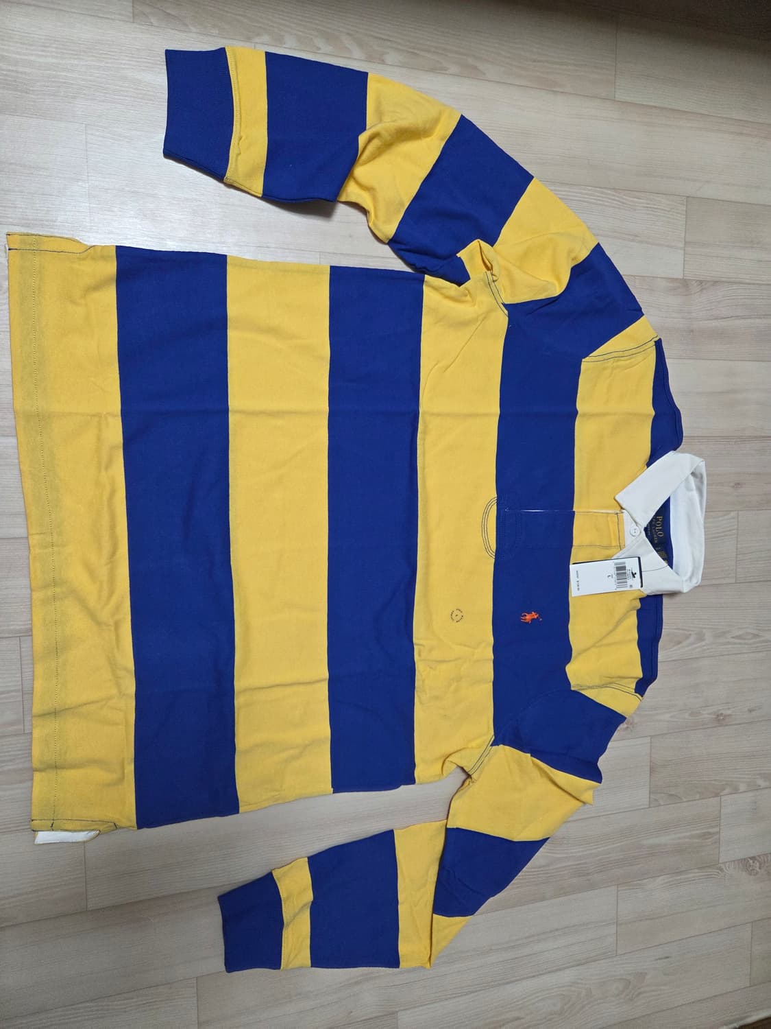 폴로 아이코닉 럭비티 팝니다. 상품이미지3