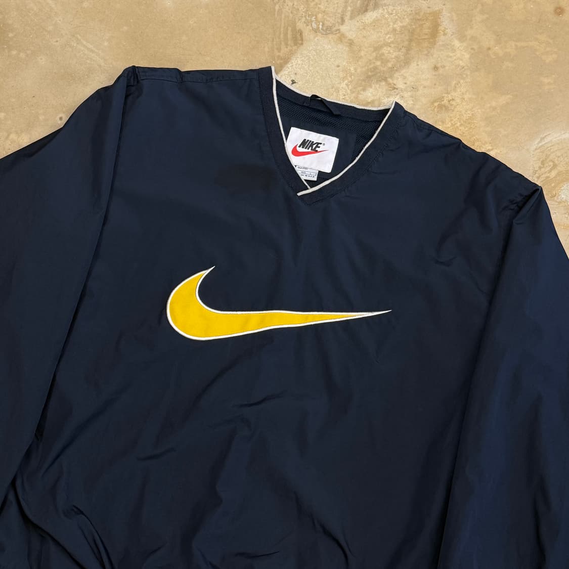 L 나이키 옐로우 빅로고 브이넥 웜업 상품이미지1