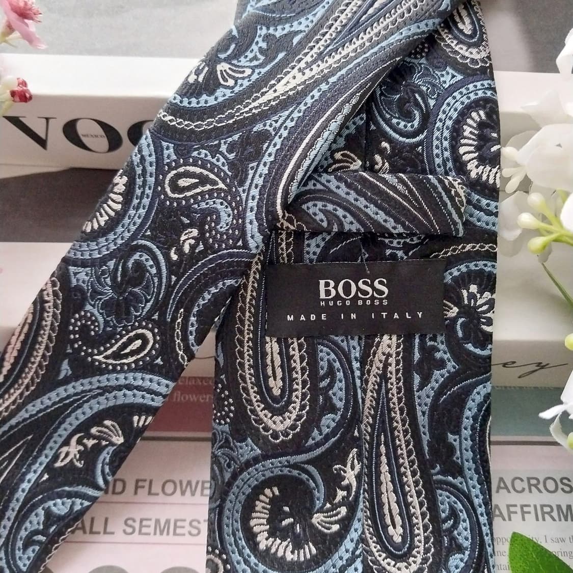 휴고보스 실크 네이비 페이즐리 넥타이 7.9cm A+등급 K1619
 상품이미지6