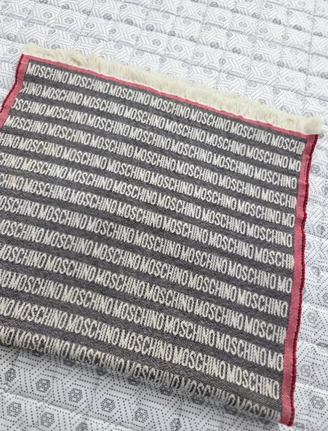 모스키노 모노그램 울 머플러 상품이미지5
