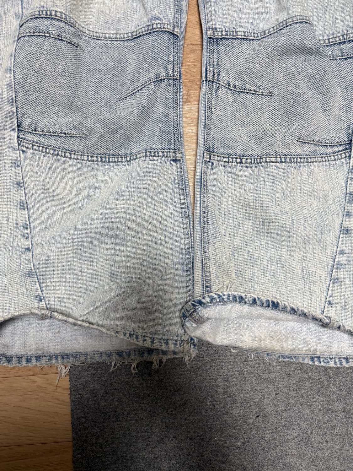 999휴머니티 AV BELTED PLEATS DENIM PANTS 상품이미지7