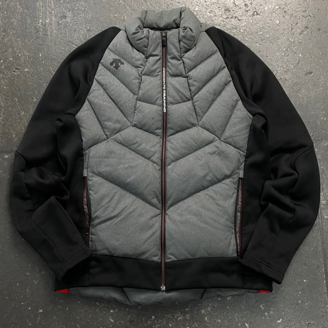 100 데상트 방풍 패딩 상품이미지1