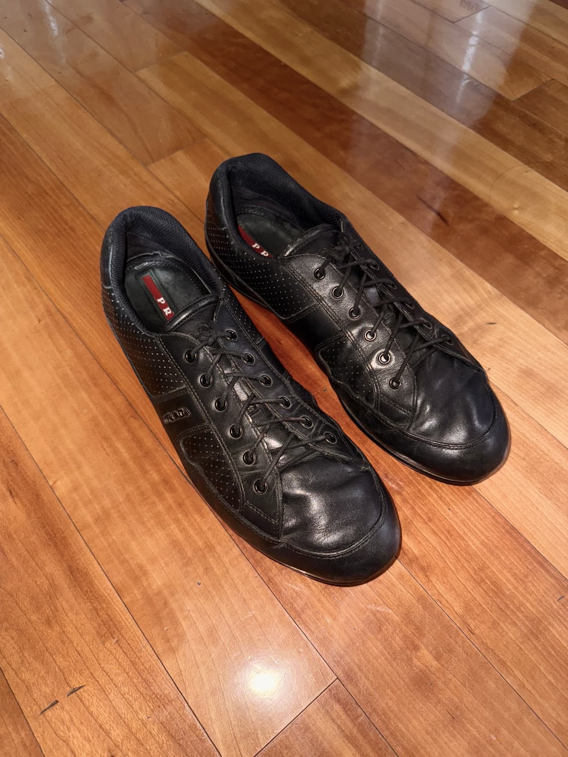 Leather Flat Sneakers 상품이미지1