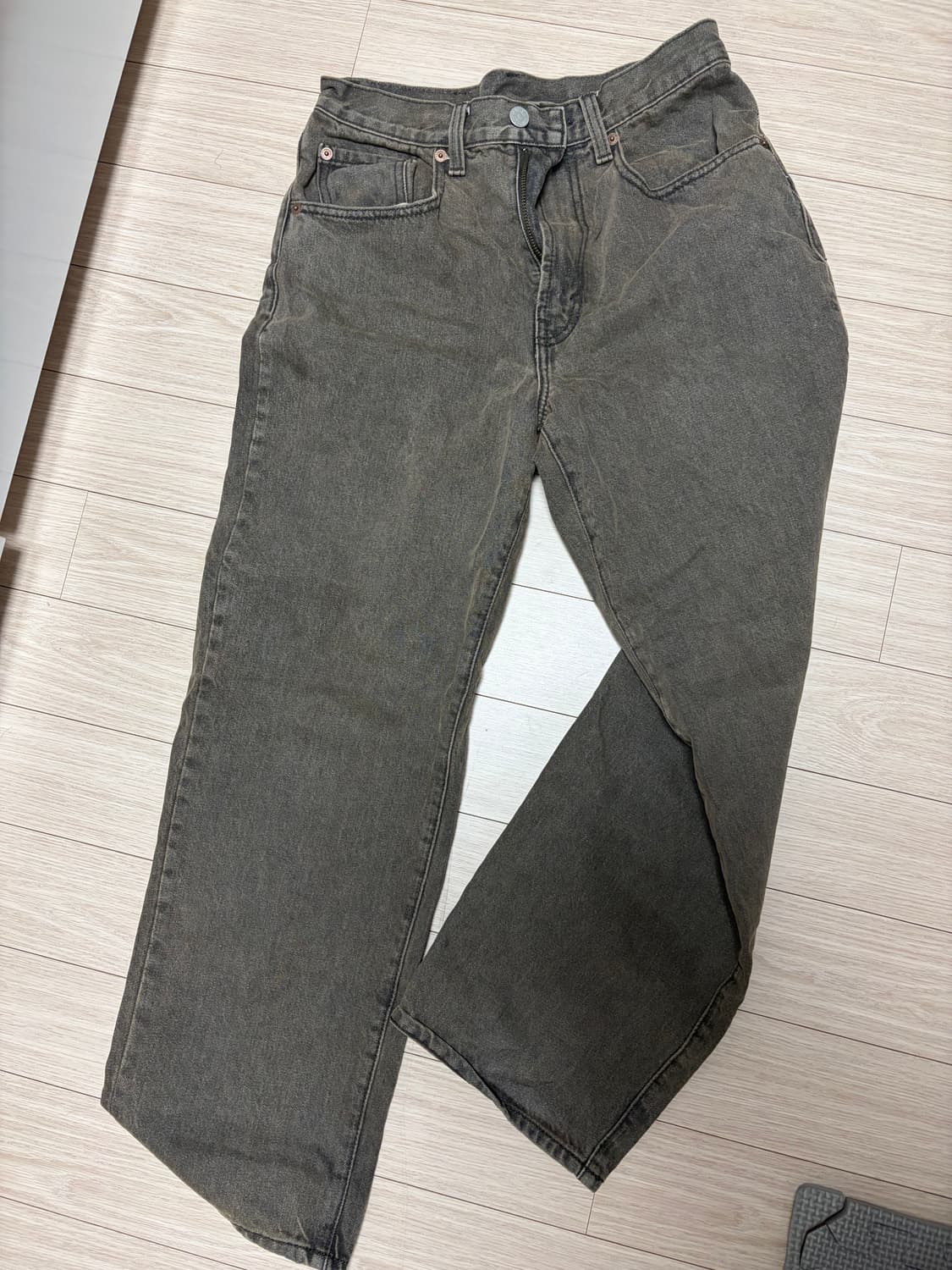 디스이즈네버댓 레귤러진 브라운 상품이미지1