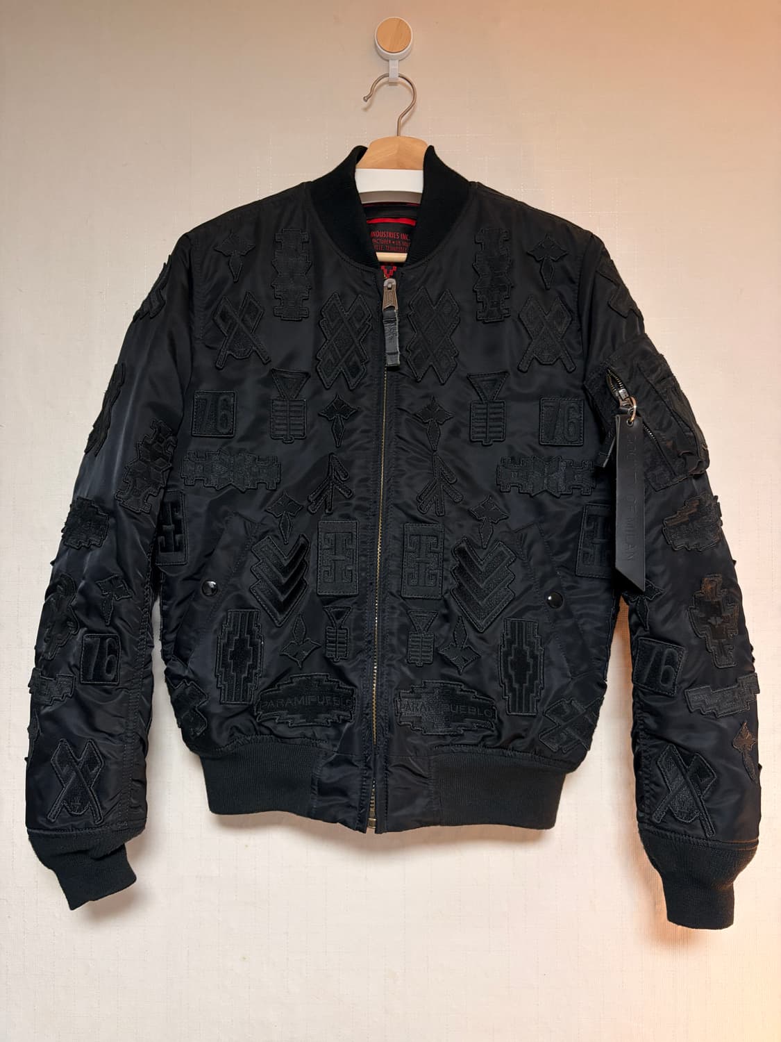 마르셀로불론X알파인더스트리 블랙 봄버 자켓 상품이미지1