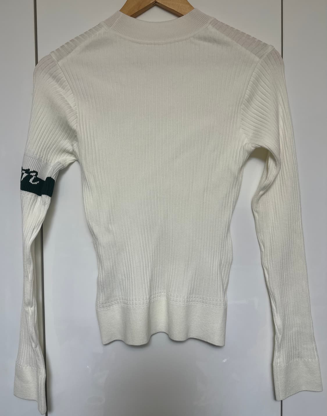 말본 골프 화이트 리브 니트 긴팔티 정품 상품이미지4