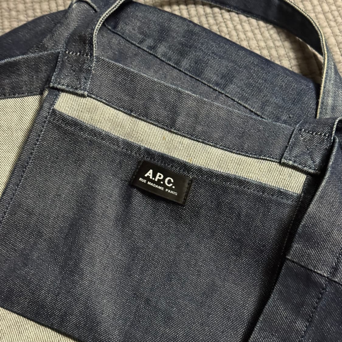 아페쎄 a.p.c. 인디고 에코백 상품이미지5