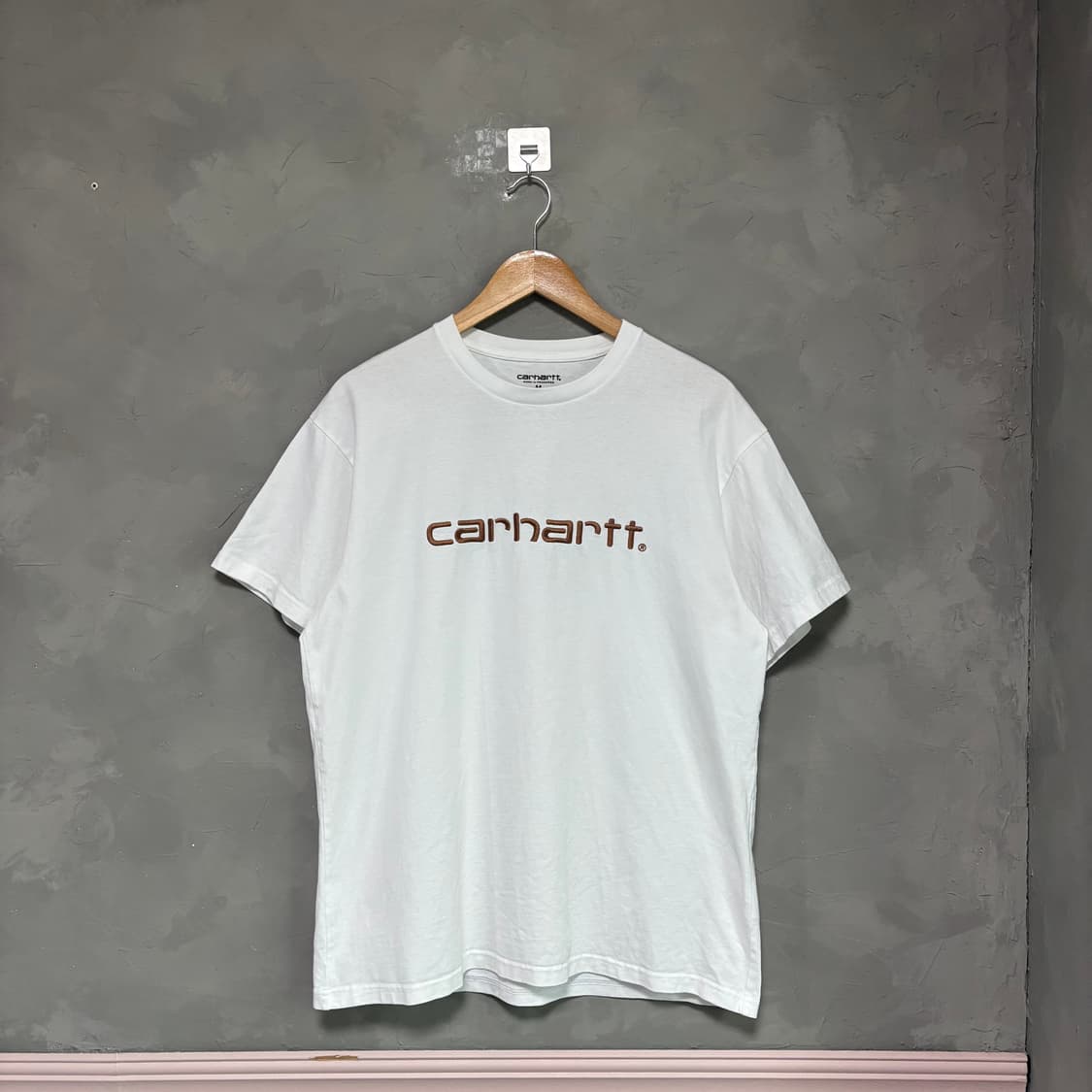 칼하트 WIP 빅로고 반팔 상품이미지1