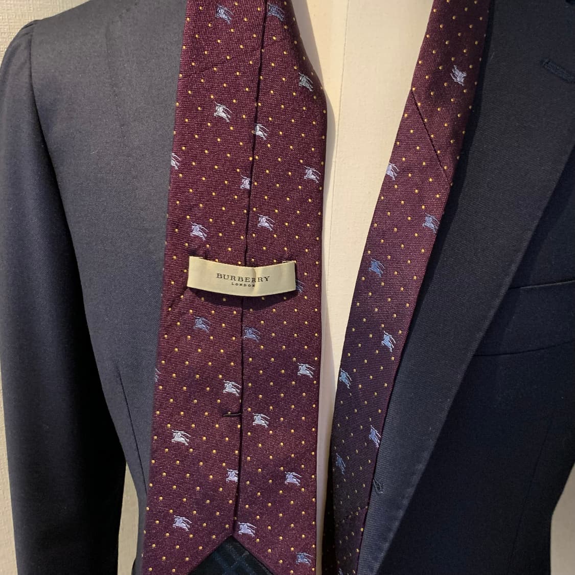 버버리(BURBERRY) 신형라벨 명품 도트넥타이 모노그램 A등급 상품이미지3