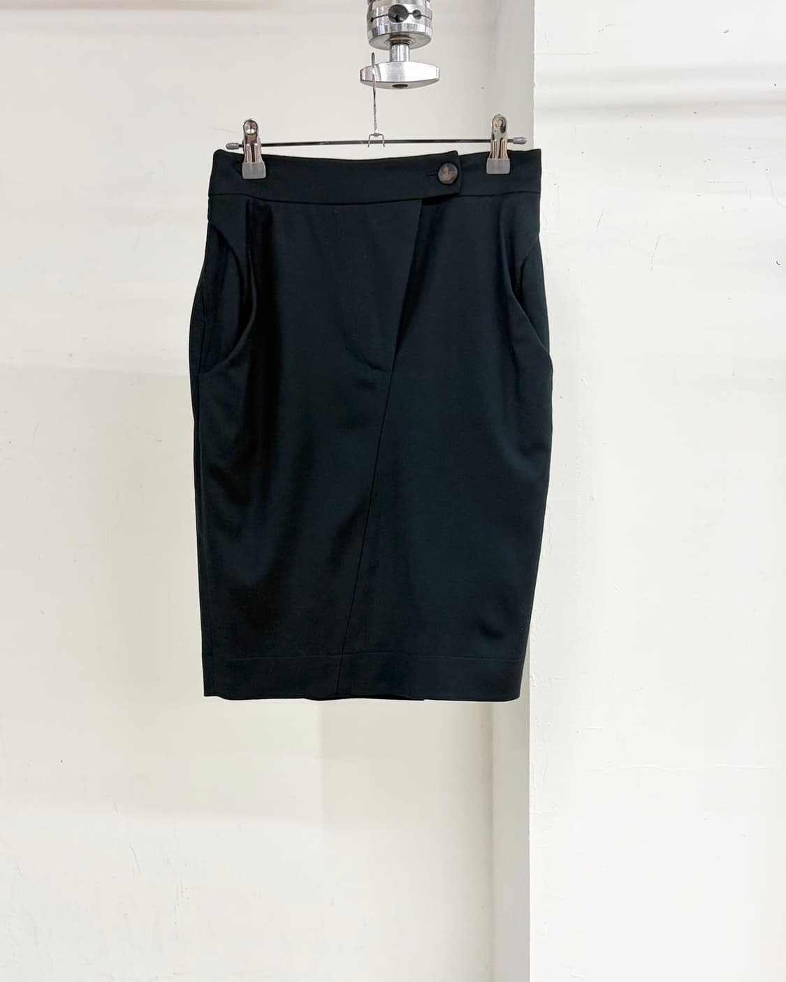 비비안 웨스트우드 앵글로매니아 카키 울 언밸런스 랩 스커트  상품이미지1