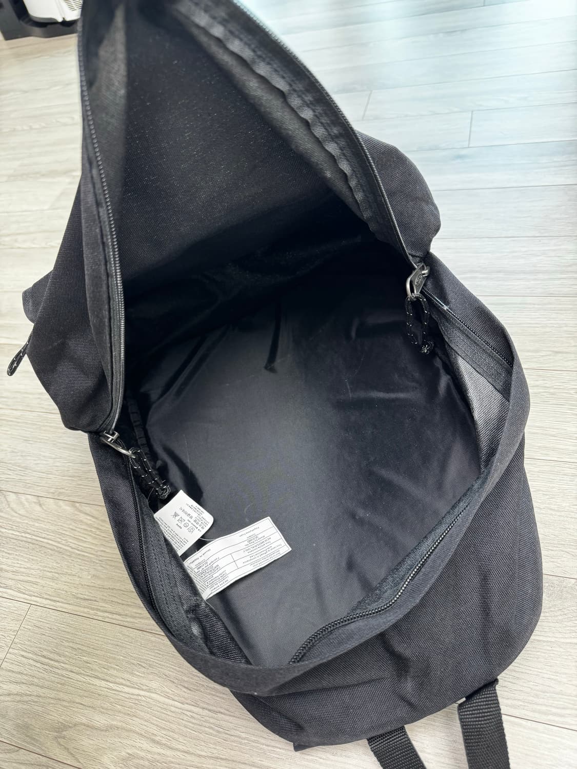 이스트팩 패디드파커 백팩 블랙 상품이미지6