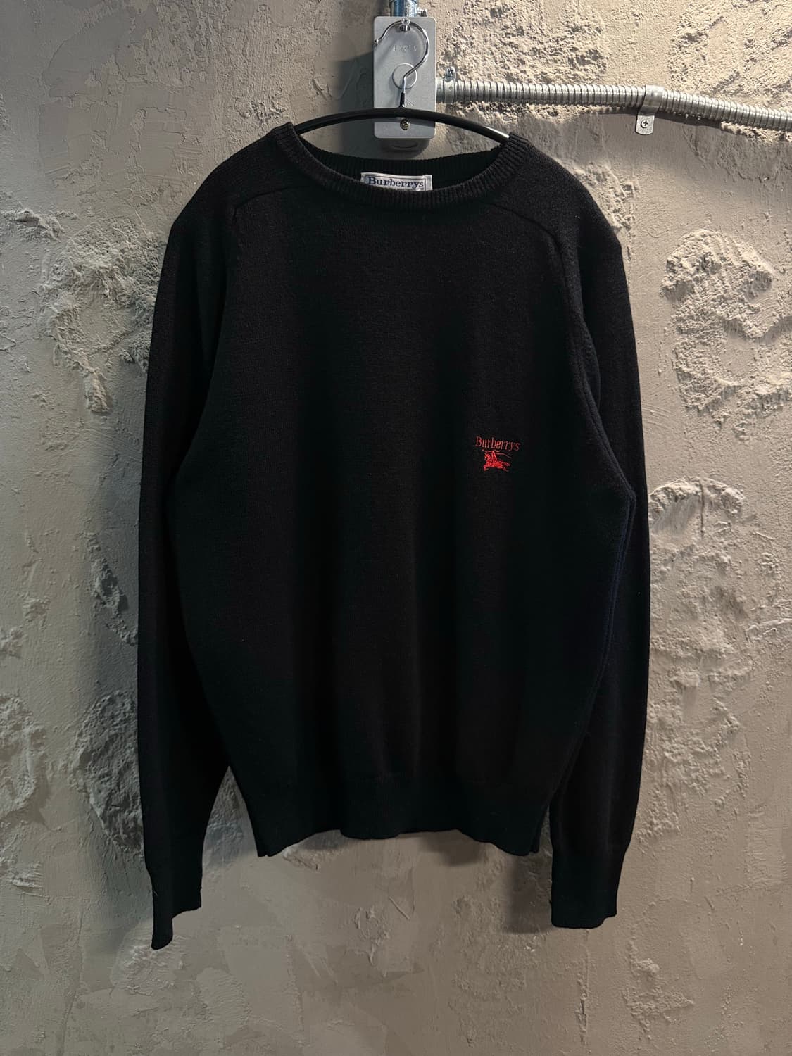 40 버버리 BURBERRY 램스울 크루넥 니트 블랙 상품이미지1