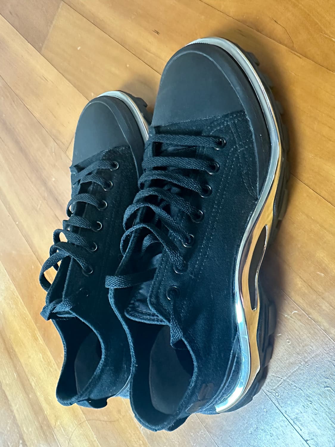 아디다스 라프시몬스 뉴러너 270 블랙 크롬 상품이미지1