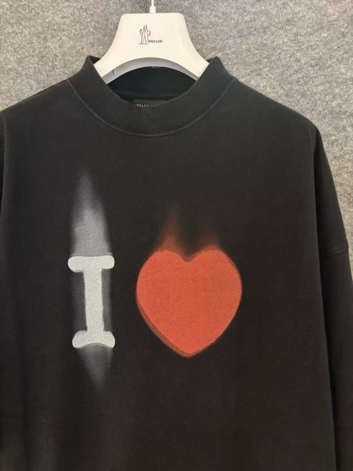 발렌시아가 발렌타인 리미티드 티셔츠 s 사이즈  상품이미지2